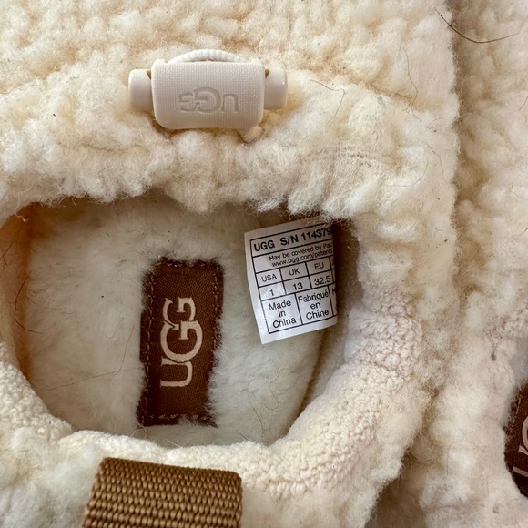 UGG children’s T Plusy Slippers - Picture 3 of 3